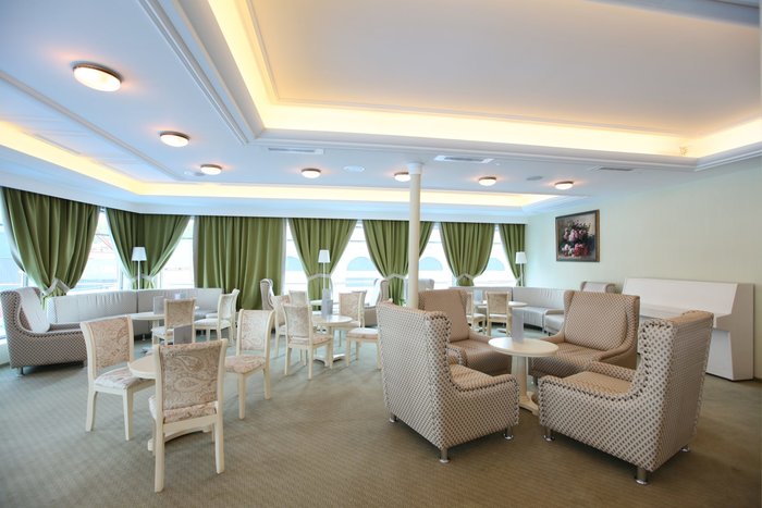 MS Peter Tchaikowsky Restaurant