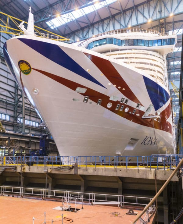Ausdocken der Iona: 50. Kreuzfahrtschiff der Meyer Werft verlässt Baudockhalle