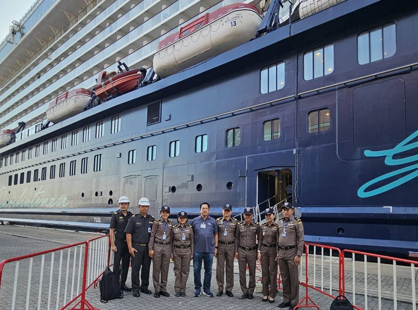 Mein Schiff 6 erreicht Laem Chabang