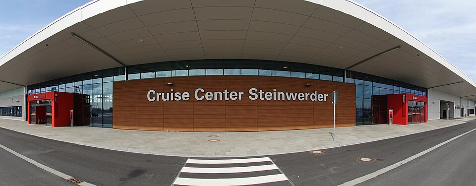 File:Hamburg Cruise Center Steinwerder 01.JPG