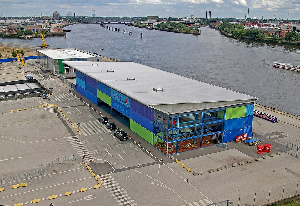 File:Cruise-Center-HH.jpg