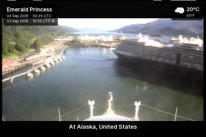A live picture from the bridge of the Emerald Princess