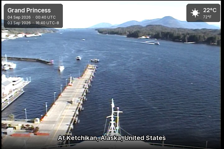 A live picture from the bridge of the Grand Princess